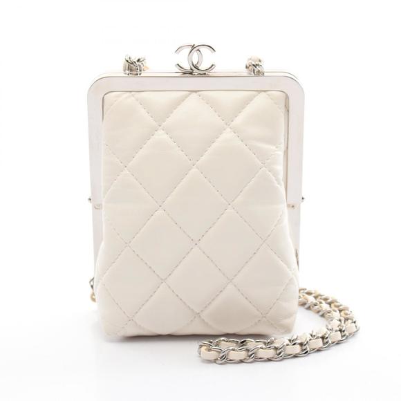 Chanel Matelasse Shoulder Bag Leather White - Picture 1 of 6